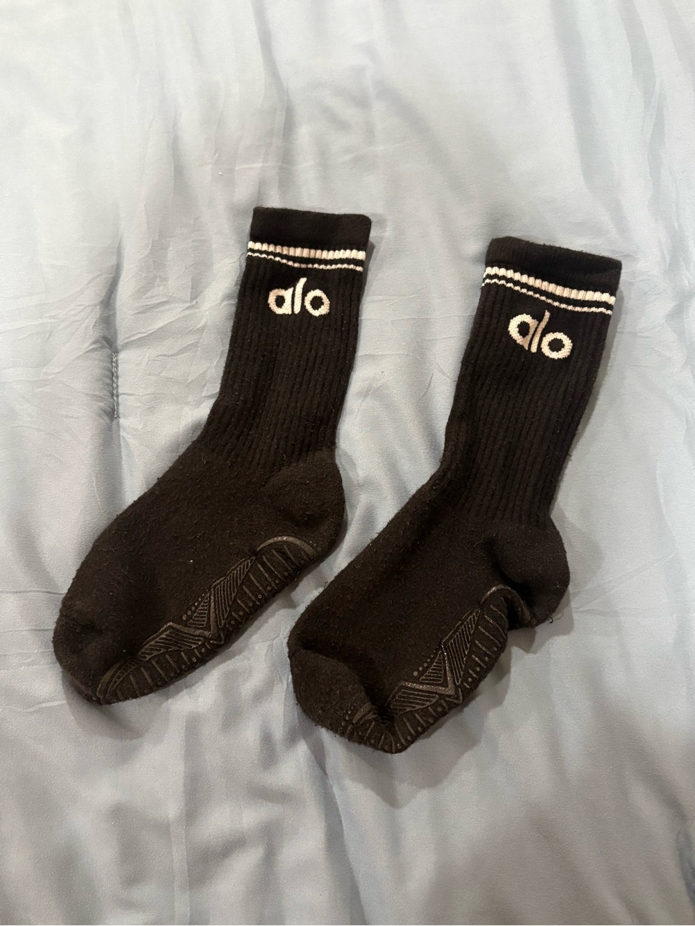 ALO Yoga Black Crew Grip Socks with White Logo Stripe